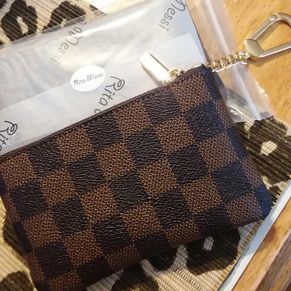01 Victoria Rita Messi Luxury Checkered Zip Coin Pouch Purse Change Holder Wallet with Key Chain 2 pcs Set